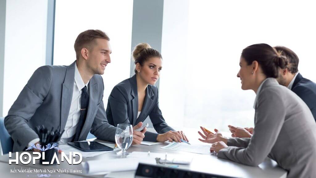Thể hiện sự quyết tâm nhiệt tình mua dễ khiến người bán có thể cân nhắc giảm giá trong đàm phán nhà đất  